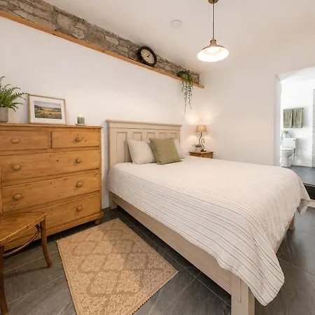 בית נופש Peaceful Connemara Retreat Near The Coast Knock (Connacht)