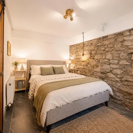 Peaceful Connemara Retreat Near The Coast Knock (Connacht)